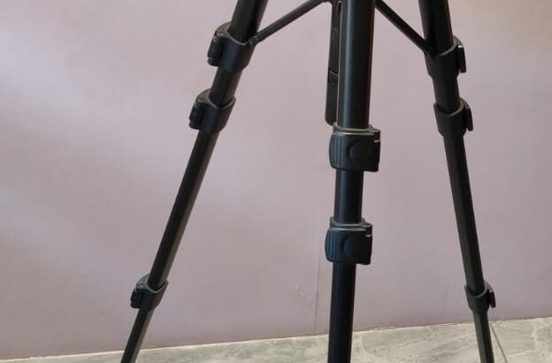 Professional Camera & Mobile Tripod